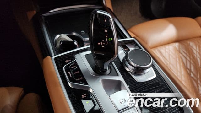 BMW 7 Series 2022 — Photo 9/20