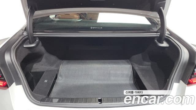 BMW 7 Series 2022 — Photo 17/20