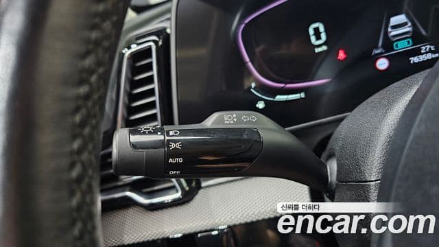 Kia Sportage 2022 — ფოტო 17/20