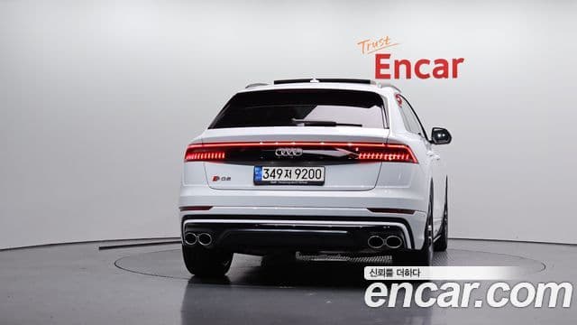 Audi SQ8 2021 — Photo 18/20