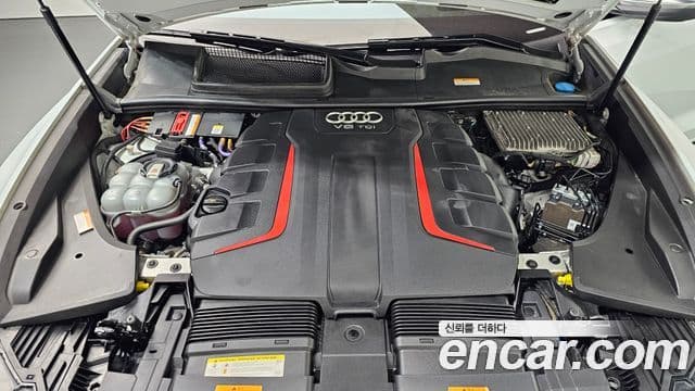 Audi SQ8 2021 — Photo 16/20