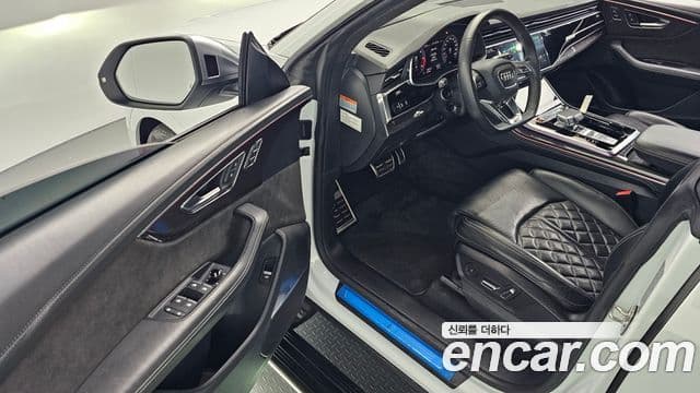 Audi SQ8 2021 — Photo 8/20