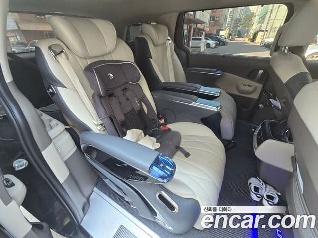 Kia Carnival 2025 — Şəkil 10/12