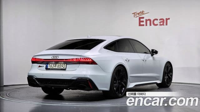 Audi RS7 2021 — Photo 25/33