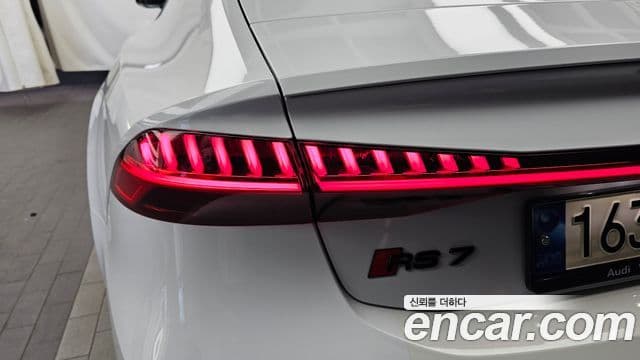 Audi RS7 2021 — Photo 21/33
