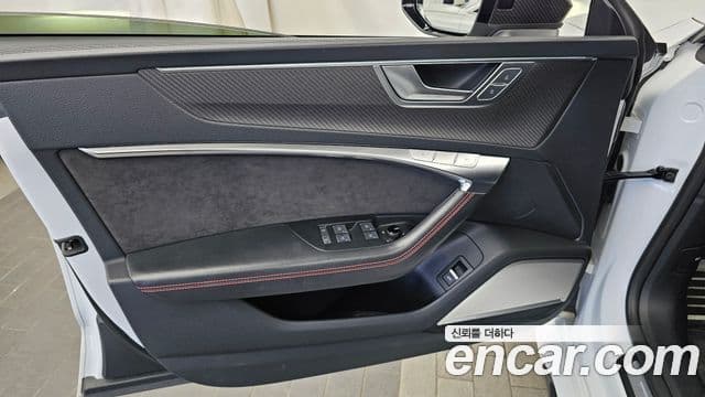 Audi RS7 2021 — Photo 13/33