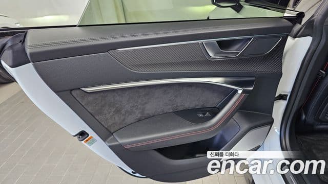 Audi RS7 2021 — Photo 29/33