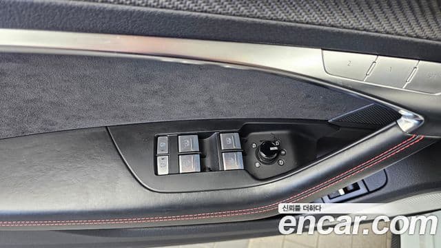 Audi RS7 2021 — Photo 16/33