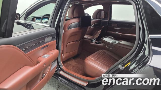 Genesis G90 2022 — ფოტო 13/20