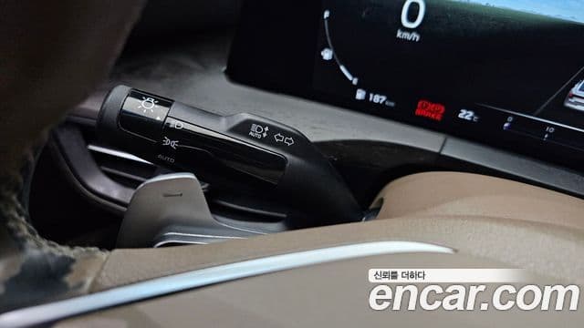Kia K8 2023 — Şəkil 18/35