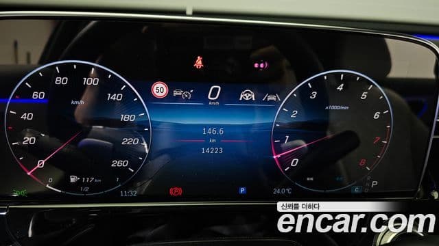 Mercedes-Benz E-Class 2025 — Фото 8/20