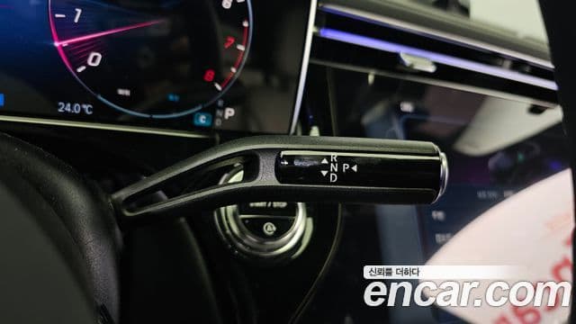 Mercedes-Benz E-Class 2025 — Фото 9/20
