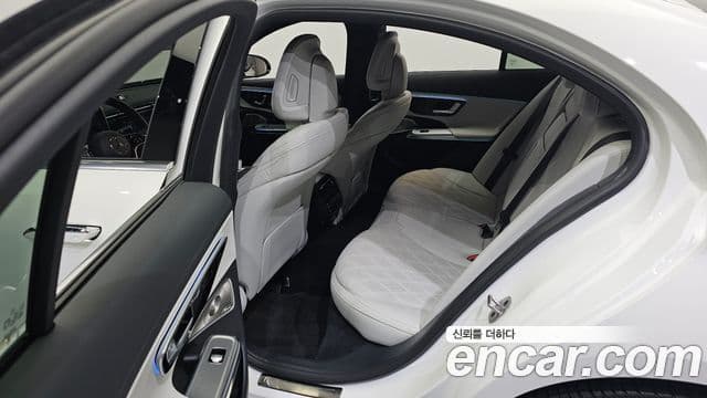 Mercedes-Benz E-Class 2025 — Фото 11/20