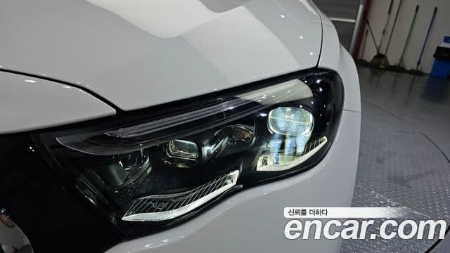 Mercedes-Benz E-Class 2025 — Photo 6/30