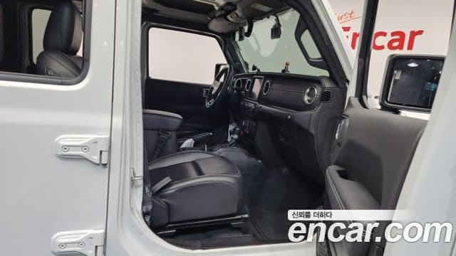 Jeep Wrangler 2022 — Photo 2/20