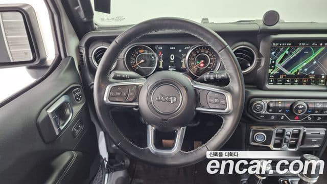 Jeep Wrangler 2022 — Photo 18/20