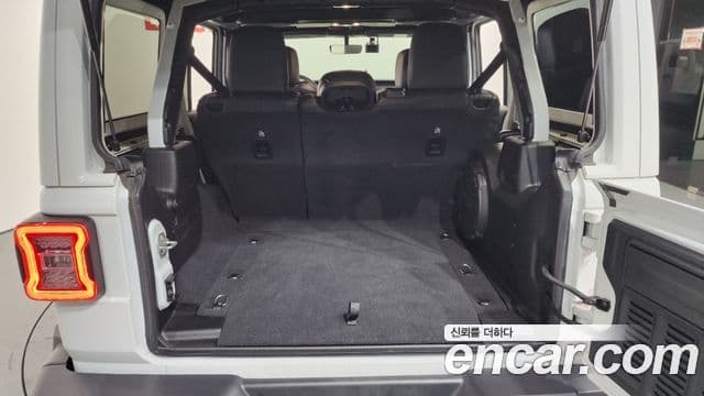Jeep Wrangler 2022 — Photo 6/20