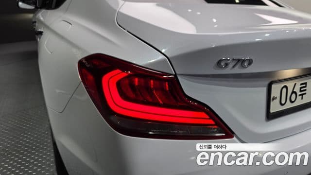 Genesis G70 2018 — Photo 23/31