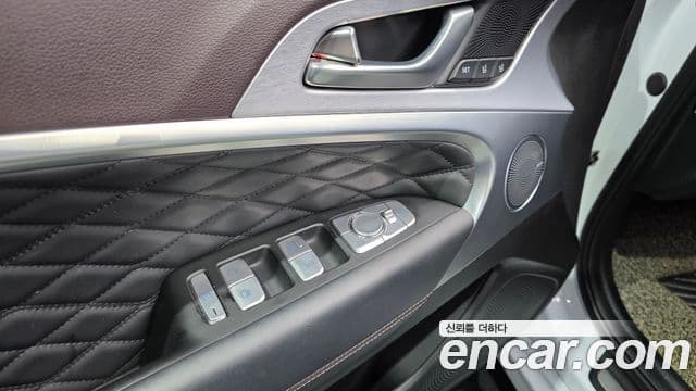 Genesis G70 2018 — Photo 12/31
