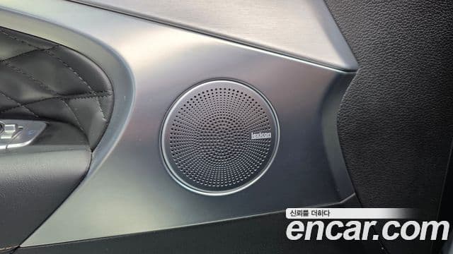 Genesis G70 2018 — Photo 6/31