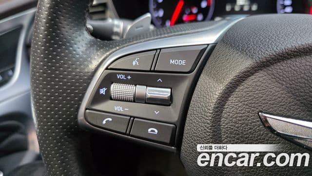 Genesis G70 2018 — Photo 18/31