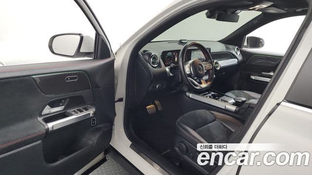 Mercedes-Benz GLB-Class 2022 — Фото 10/20