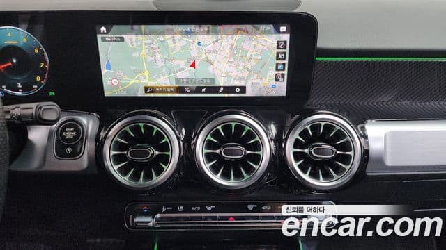 Mercedes-Benz GLB-Class 2022 — Фото 12/20
