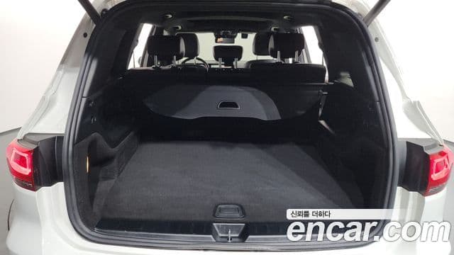 Mercedes-Benz GLB-Class 2022 — Фото 19/20