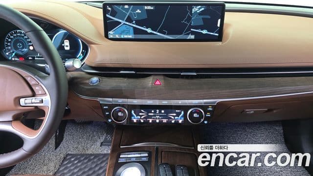 Genesis Electrified G80 2022 — Şəkil 18/20