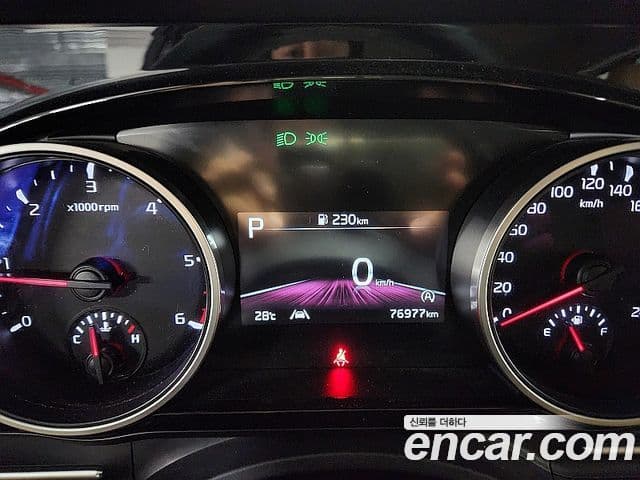 Kia Carnival 2022 — Şəkil 18/20