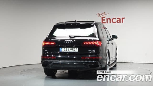 Audi Q7 2022 — ფოტო 4/20