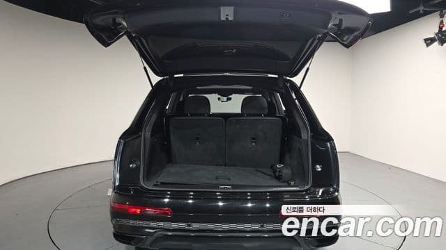 Audi Q7 2022 — ფოტო 20/20