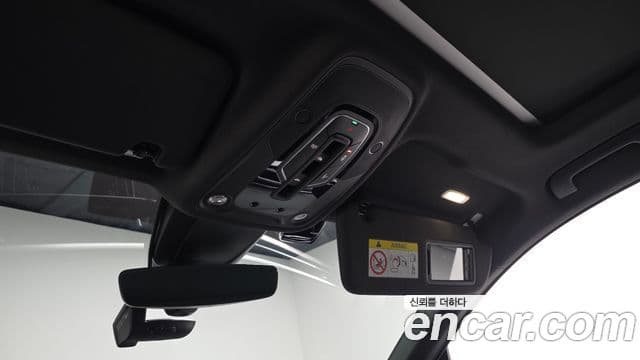 Audi Q7 2022 — ფოტო 18/36