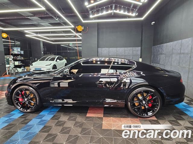 Bentley Continental GT 2023 — ფოტო 3/20