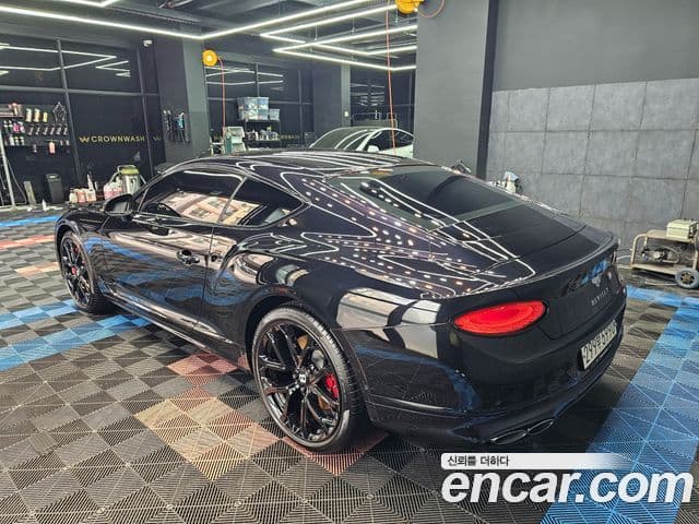 Bentley Continental GT 2023 — ფოტო 5/20