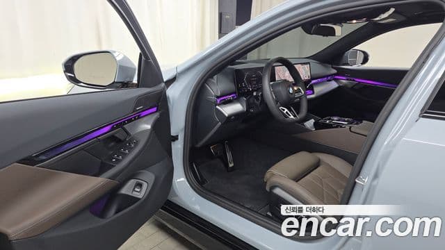 BMW 5 Series 2025 — ფოტო 10/20