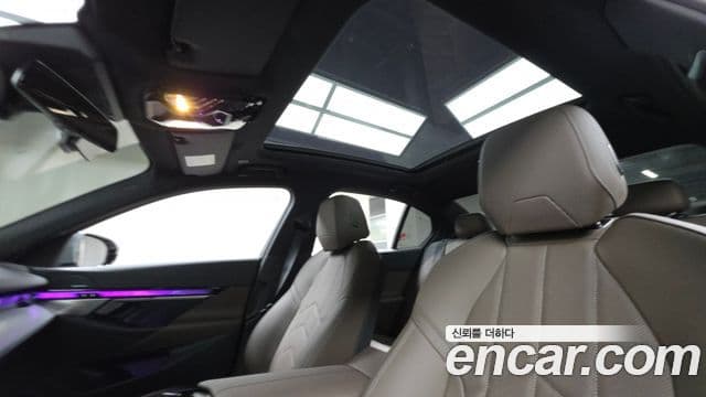 BMW 5 Series 2025 — ფოტო 18/20