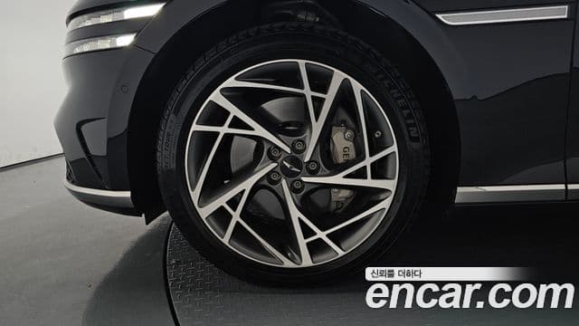 Genesis G90 2022 — Photo 2/20