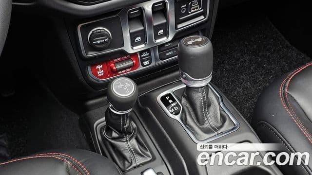 Jeep Wrangler 2024 — ფოტო 9/20