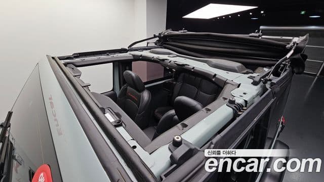 Jeep Wrangler 2024 — ფოტო 16/20