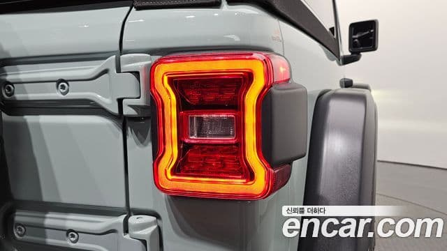 Jeep Wrangler 2024 — Photo 21/31