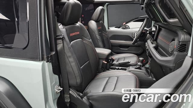 Jeep Wrangler 2024 — Photo 12/31