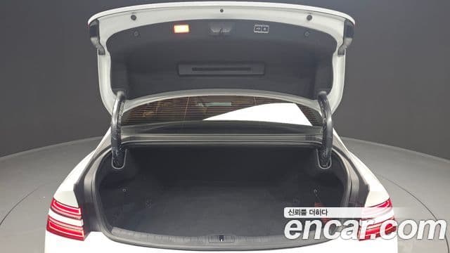 Genesis G80 2024 — Photo 28/36