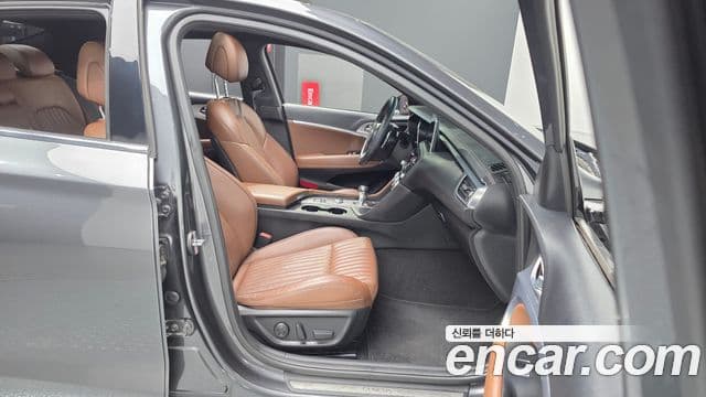 Genesis G70 2020 — Photo 19/39
