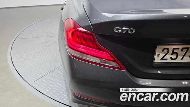 Genesis G70 2020 — Photo 21/39