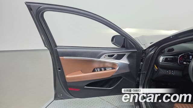 Genesis G70 2020 — Photo 26/39