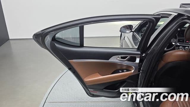 Genesis G70 2020 — Photo 8/39