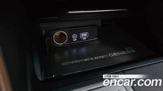 Genesis G70 2020 — Photo 13/39