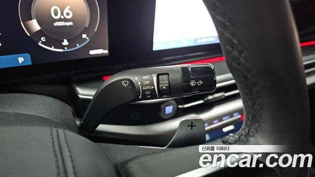Hyundai Grandeur Hybrid 2023 — ფოტო 29/33