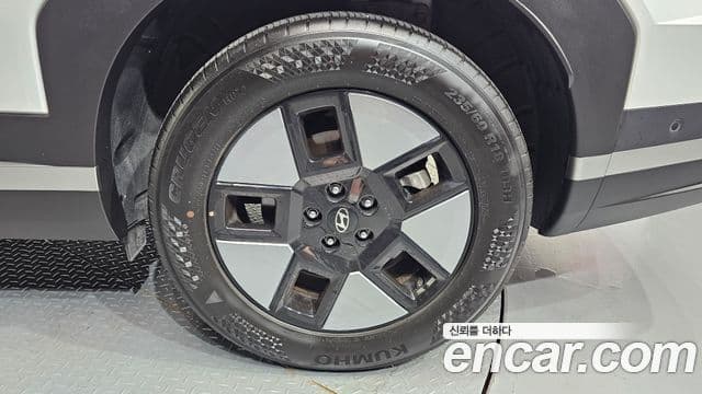 Hyundai Santa Fe 2024 — Photo 7/32